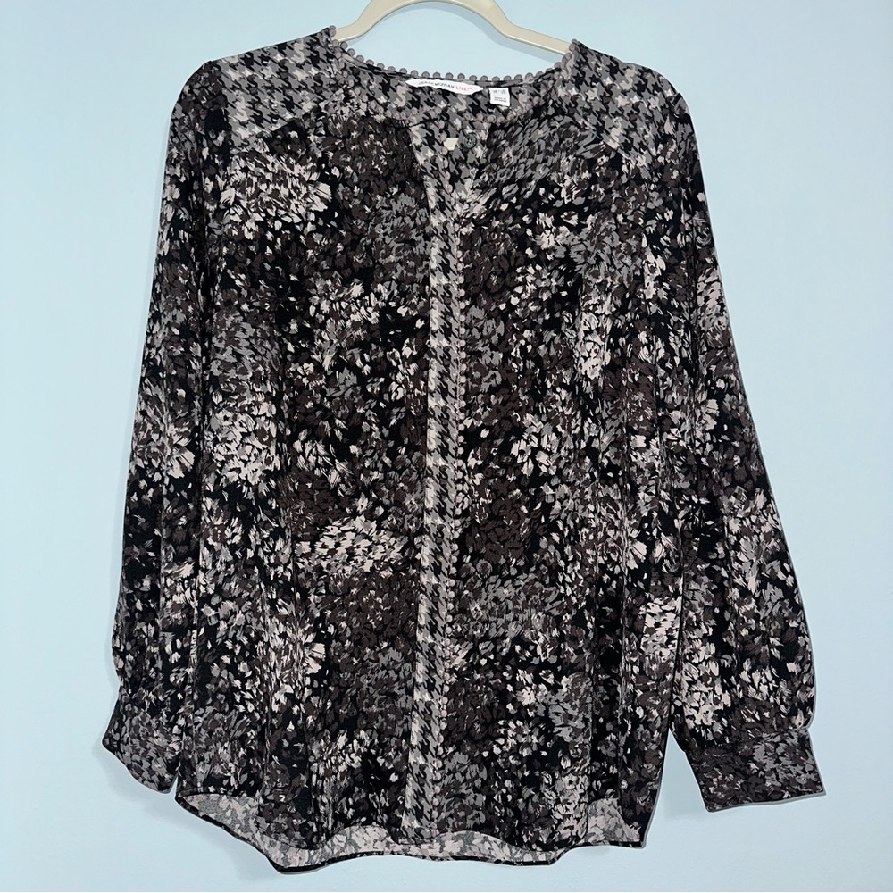 🦋 NWOT Isaac Mizrahi Button down blouse 6